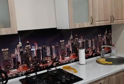 Garsonieră decomandată în Titan