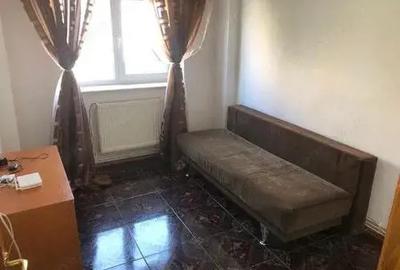 Apartament cu 4 camere decomandat, mobilat în Central