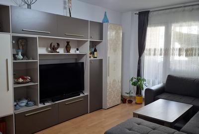 Apartament cu 3 camere circular, mobilat în Lujerului