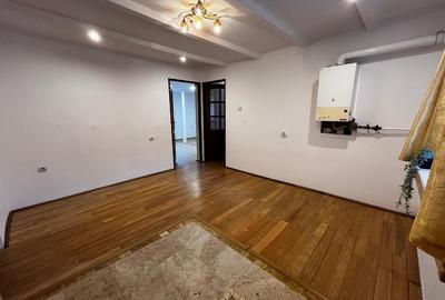Apartament decomandat de 3 camere la curte/în vilă DE VÂNZARE Direct Proprietar - 4