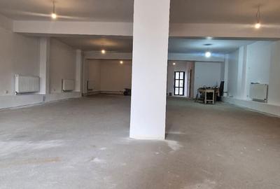 Spațiu comercial, de 200 mp, în Central - 5