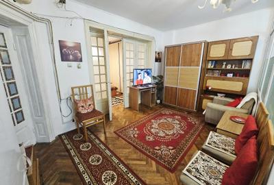 Apartament cu 4 camere decomandat, mobilat în Central