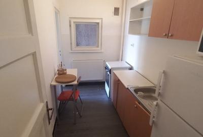 Apartament 3 camere METROU Piata Romana mobilat partial pretabil studenti Apartament 3 camere METROU Piata Romana mobilat partial pretabil studenti - 3