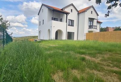 Duplex cu 5 camere în Feleacu