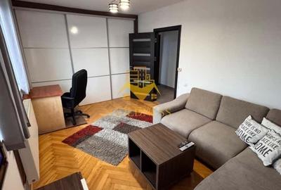 Apartament cu 2 camere decomandat, mobilat în Central