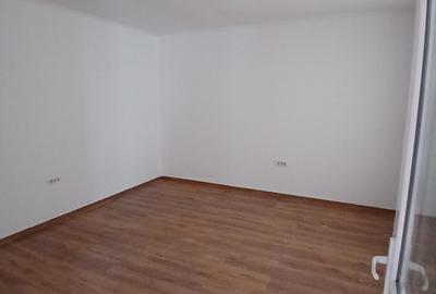 Duplex cu 3 camere cu Canalizare în Central - 2