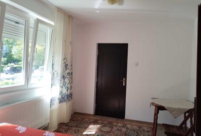 Apartament cu 3 camere semidecomandat în Central - 6