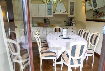 Apartament cu 4 camere în Clăbucet