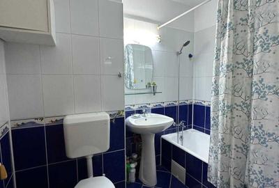 Apartament cu 3 camere semidecomandat în Grivița