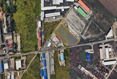 Teren de 18000 mp, în Central
