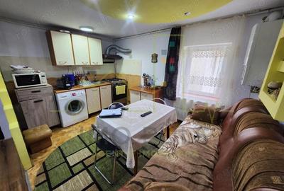 Centrala proprie. Acoperis nou. Mobilat. Model mare. Transformat in 3 camere. - 10