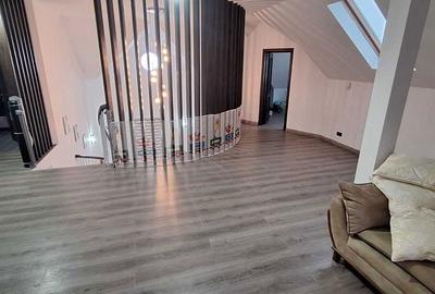 Casă cu 4 camere în Central - 1