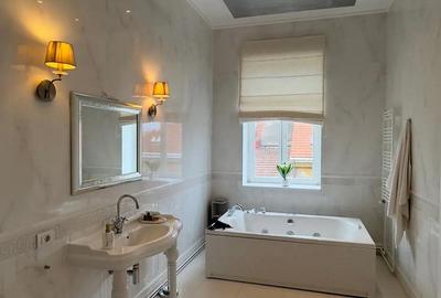 Apartament cu 3 camere decomandat în Central - 4