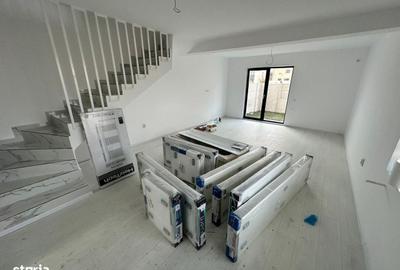 Casă cu 4 camere cu Canalizare în Central