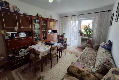 Apartament 3 camere decomandat 2 balcoane pivnita zona Valea Aurie - 3