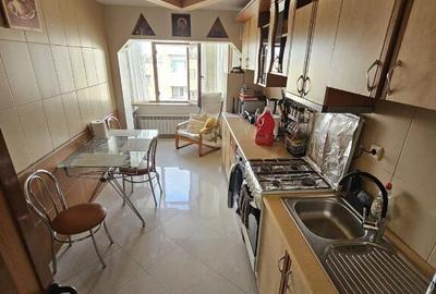 Apartament cu 3 camere decomandat în E3 - 7