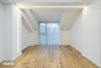 Casă cu 9 camere cu Teren 444 Mp în Centrul Civic - 6