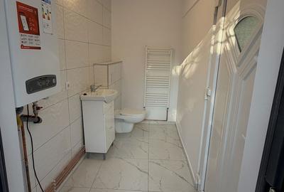 Spațiu comercial, de 35 mp, în Exterior Vest - 1