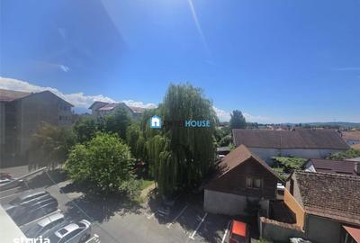 Apartament cu 2 camere, mobilat în Central - 1