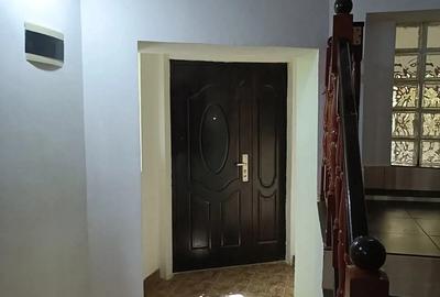 Vand casa 6 cam,curte 365 m2 - 2