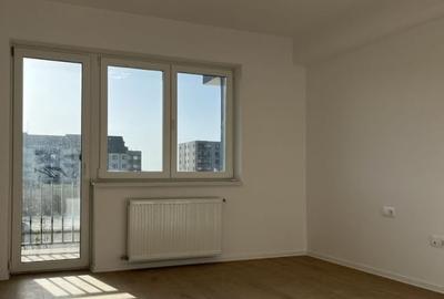 Apartament cu 3 camere decomandat în Tractorul - 3