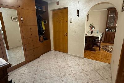 Apartament cu 3 camere în Central - 11