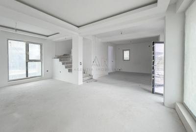 Casă individuală cu 5 camere cu Canalizare în Odăi - 1