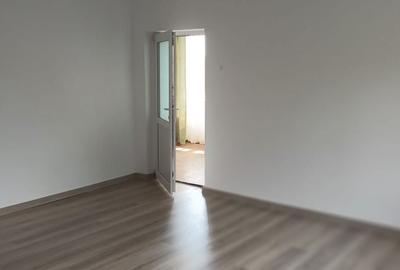 Casă cu 3 camere în Agriș - 1