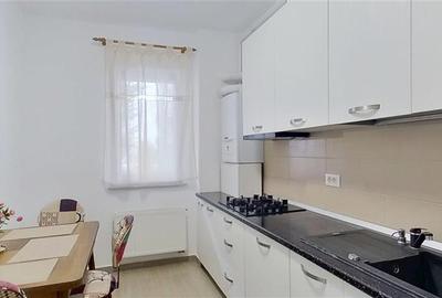 Apartament cu 2 camere decomandat, mobilat în Tractorul - 3