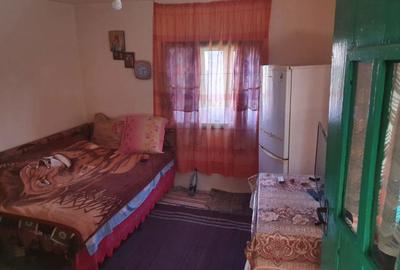 Casă cu 4 camere cu Teren 2200 Mp în Central