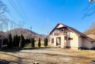 Casă cu Teren 993 Mp în Central - 8