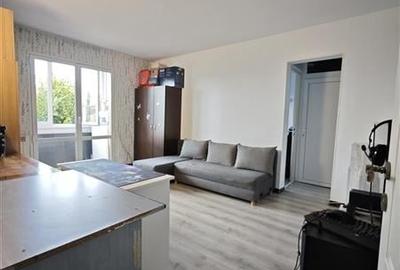 Vanzare apartament 2 camere, zona Scriitorilor, etajul 3/4 - 1