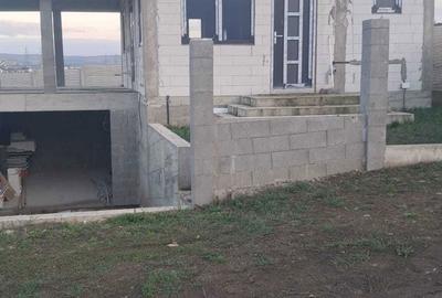 Casă cu 4 camere în Central - 1