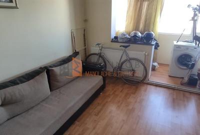 Apartament cu 2 camere decomandat, mobilat în Unirii Nord