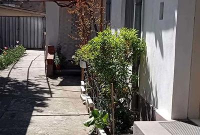 Casă cu 4 camere în Central - 6
