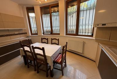 Casă individuală cu 7 camere cu Canalizare în Ultracentral - 31