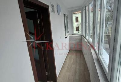 Apartament cu 3 camere decomandat în Florilor - 5