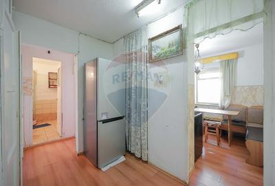 De vanzare apartament cu 2 camere in zona Rogerius, str Milcovului - 15