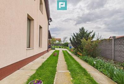 Casă cu 6 camere cu Teren 1049 Mp în Șagu