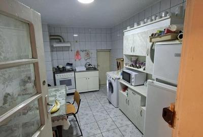 Casă cu 11 camere cu Teren 1500 Mp în Obrejița - 4