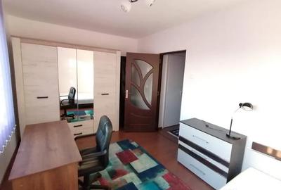 Apartament cu 2 camere semidecomandat în Podu Roș - 2