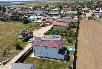 Casă cu 4 camere cu Piscina în Ulmi - 8