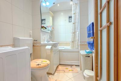 Apartament cu 3 camere decomandat, mobilat în Tractorul - 8