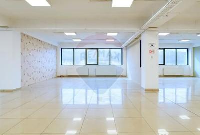 Spațiu comercial, de 1,000 mp, în Calea București - 16
