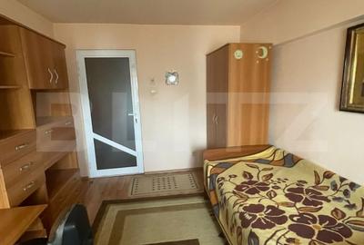 Apartament decomandat, etaj 3/4 - Bulevardul Independentei - 7