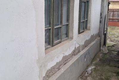 Casă cu 6 camere cu Teren 280 Mp în Central - 1