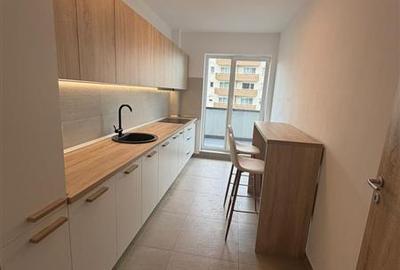 Apartament cu 2 camere decomandat, mobilat în Tractorul - 3