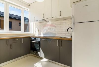 Apartament cu 3 camere semidecomandat, mobilat în Bună Ziua