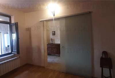 Casa individuala, 4 camere, Ultracentral, curte , renovata integral,  de inchiri - 9
