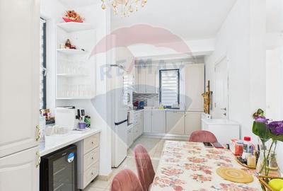 Casă cu 5 camere cu Teren 220 Mp în Central - 10